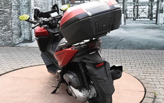 Gebrauchtmotorrad Honda Forza 125 - Bild 8