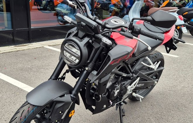 Honda CB125R
