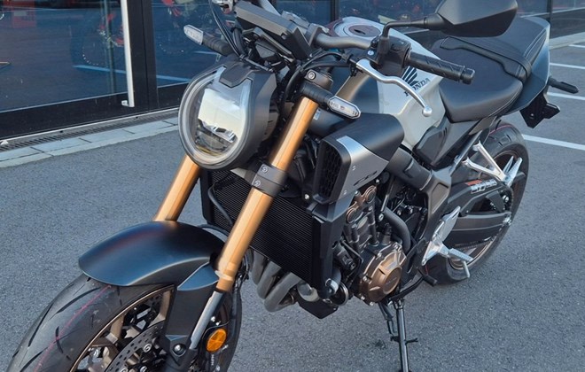 Honda CB650R E-Clutch