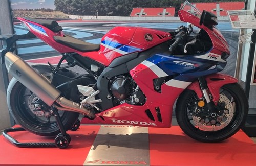 Neumotorrad Honda CBR1000RR-R Fireblade