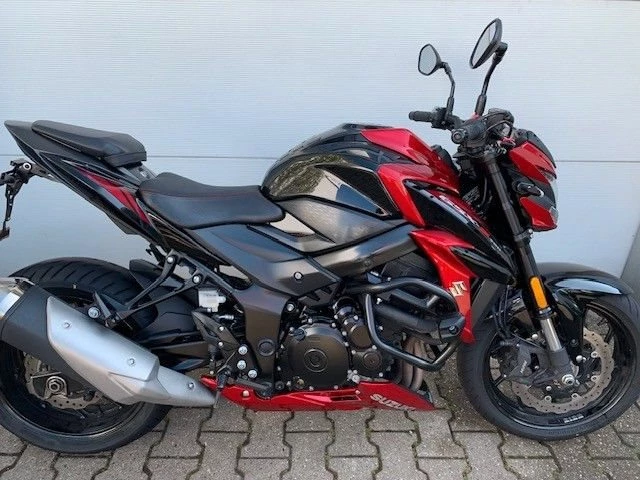 Suzuki GSX-S750