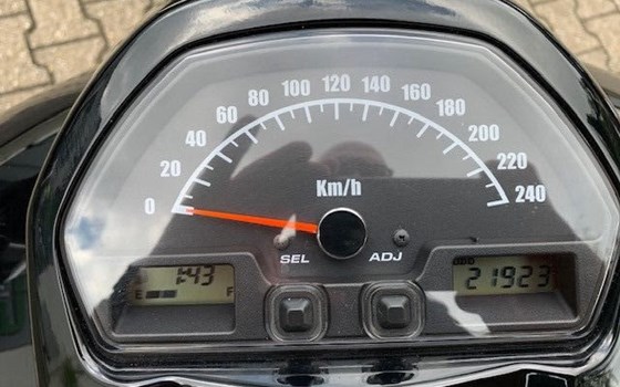 Gebrauchtmotorrad Suzuki VZR 1800 - Bild 12