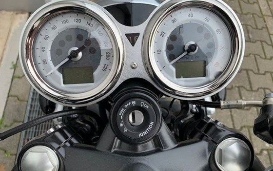 Gebrauchtmotorrad Triumph Thruxton 1200 - Bild 7