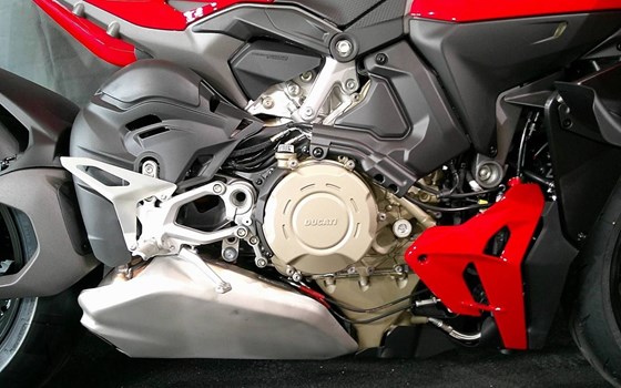 Neufahrzeug Ducati Streetfighter V4 S - Bild 7