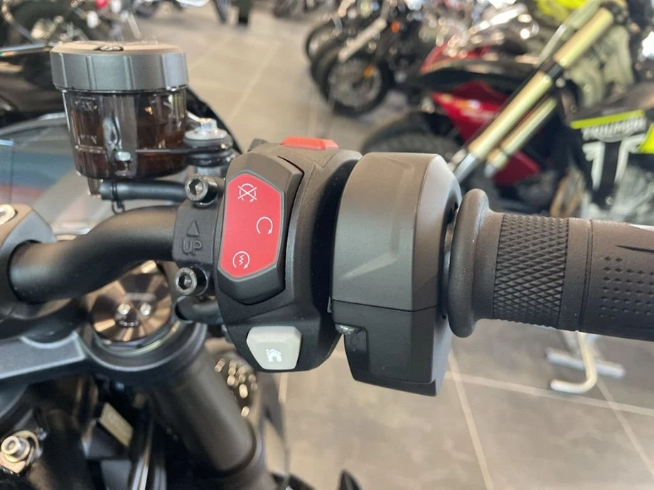 Angebot Triumph Street Triple RS Bild 12: Angebot Triumph Street Triple RS