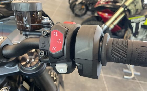 Gebrauchtmotorrad Triumph Street Triple RS - Bild 12