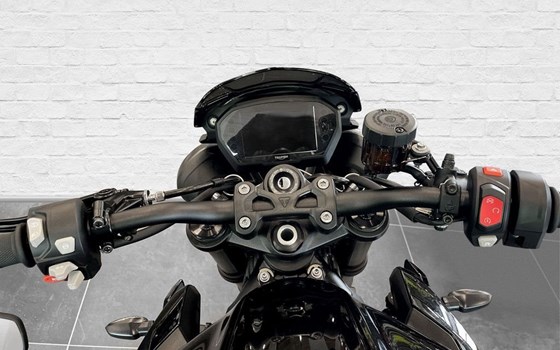 Gebrauchtmotorrad Triumph Street Triple RS - Bild 6