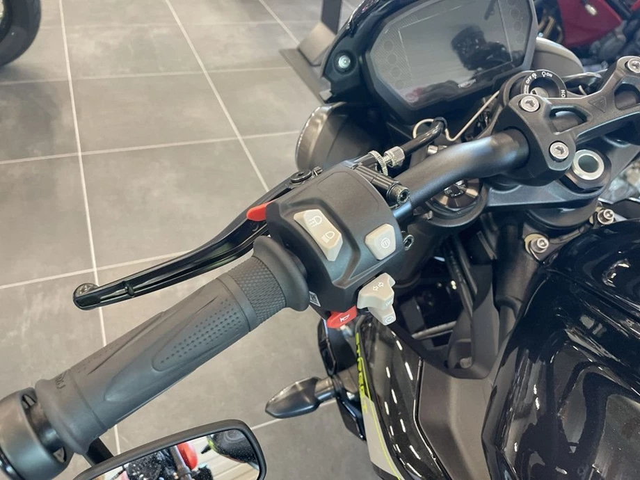 Angebot Triumph Street Triple RS Bild 7: Angebot Triumph Street Triple RS