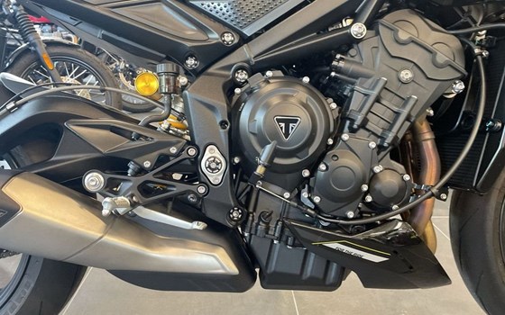 Gebrauchtmotorrad Triumph Street Triple RS - Bild 9