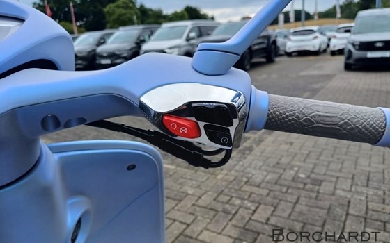 Neufahrzeug Vespa 946 Snake - Bild 15