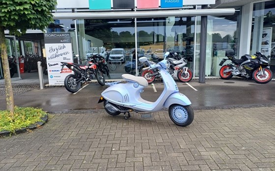 Neufahrzeug Vespa 946 Snake - Bild 2