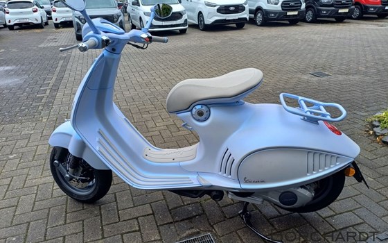 Neufahrzeug Vespa 946 Snake - Bild 8