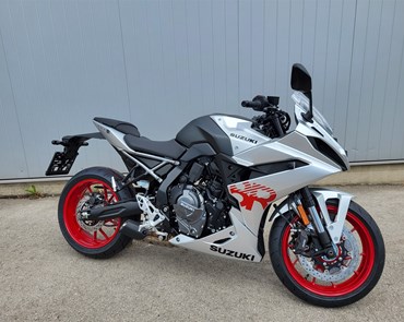 Suzuki GSX-8R
