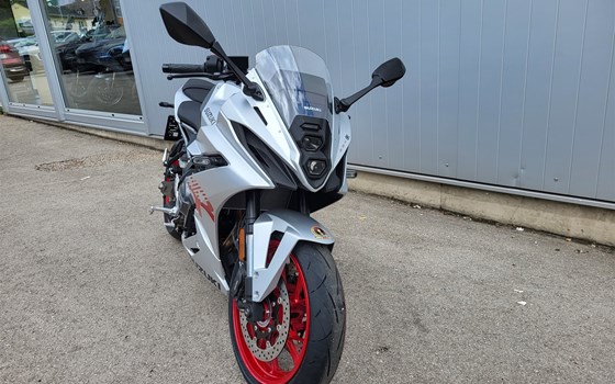Neufahrzeug Suzuki GSX-8R - Bild 2 Neufahrzeug Suzuki GSX-8R - Bild 2