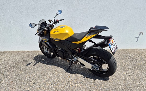 Gebrauchtmotorrad Aprilia Tuono V4 1100 - Bild 7 Gebrauchtmotorrad Aprilia Tuono V4 1100 - Bild 7