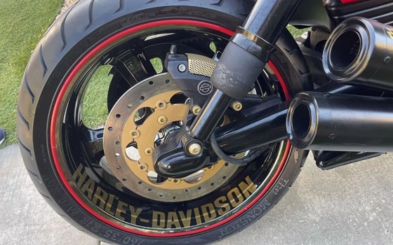 Gebrauchtmotorrad Harley-Davidson V-Rod 10th Anniversary Edition VRSCDX ANV - Bild 8 Gebrauchtmotorrad Harley-Davidson V-Rod 10th Anniversary Edition VRSCDX ANV - Bild 8
