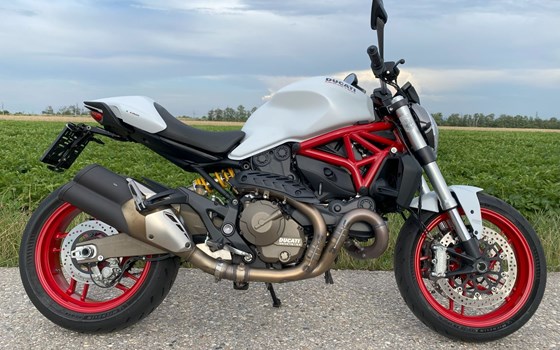 Gebrauchtmotorrad Ducati Monster 821 - Bild 3 Gebrauchtmotorrad Ducati Monster 821 - Bild 3