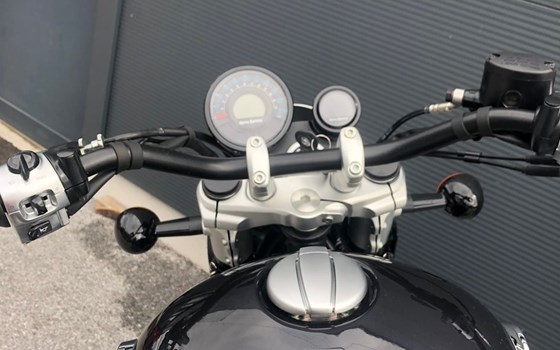 Gebrauchtmotorrad Royal Enfield Super Meteor 650 - Bild 15 Gebrauchtmotorrad Royal Enfield Super Meteor 650 - Bild 15