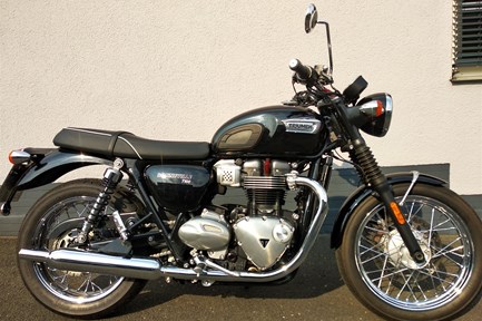 Triumph Bonneville T100 Black