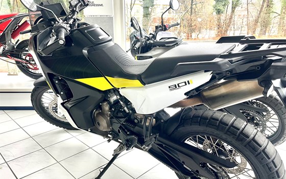 Gebrauchtmotorrad Husqvarna Norden 901 - Bild 2