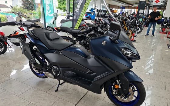 Gebrauchtmotorrad Yamaha TMAX 560 - Bild 1 Gebrauchtmotorrad Yamaha TMAX 560 - Bild 1