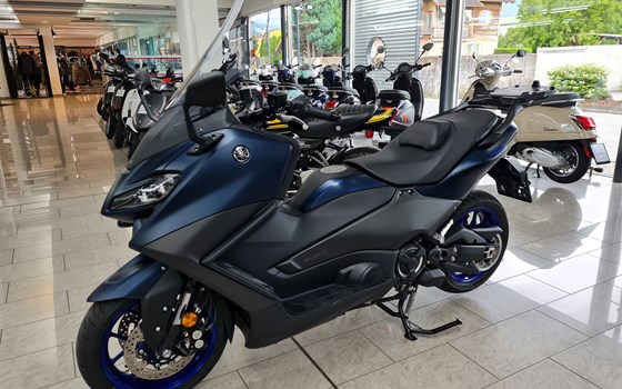 Gebrauchtmotorrad Yamaha TMAX 560 - Bild 3 Gebrauchtmotorrad Yamaha TMAX 560 - Bild 3