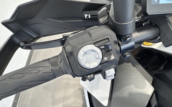 Gebrauchtmotorrad Suzuki GSX-S1000 - Bild 5 Gebrauchtmotorrad Suzuki GSX-S1000 - Bild 5