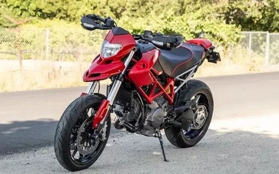 Gebrauchtmotorrad Ducati Hypermotard 796 - Bild 1 Gebrauchtmotorrad Ducati Hypermotard 796 - Bild 1