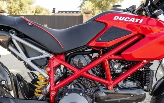 Gebrauchtmotorrad Ducati Hypermotard 796 - Bild 3 Gebrauchtmotorrad Ducati Hypermotard 796 - Bild 3