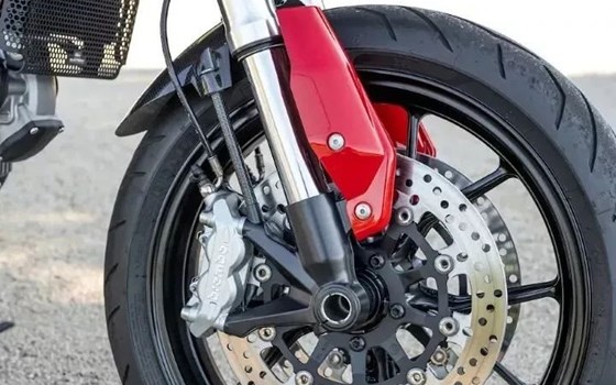 Gebrauchtmotorrad Ducati Hypermotard 796 - Bild 5 Gebrauchtmotorrad Ducati Hypermotard 796 - Bild 5