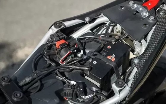 Gebrauchtmotorrad Ducati Hypermotard 796 - Bild 6 Gebrauchtmotorrad Ducati Hypermotard 796 - Bild 6