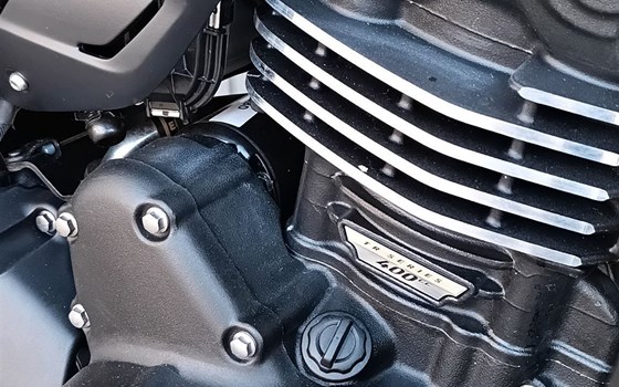 Motorrad Occasion Triumph Speed 400 - Bild 11