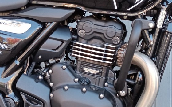 Motorrad Occasion Triumph Speed 400 - Bild 12