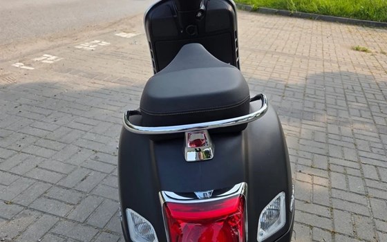 Gebrauchtmotorrad Vespa GTS 300 Super Tech - Bild 10 Gebrauchtmotorrad Vespa GTS 300 Super Tech - Bild 10