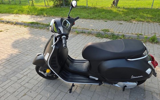 Gebrauchtmotorrad Vespa GTS 300 Super Tech - Bild 6 Gebrauchtmotorrad Vespa GTS 300 Super Tech - Bild 6