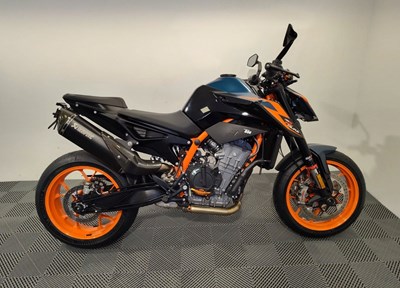 GEBRAUCHTFAHRZEUG KTM 890 Duke R