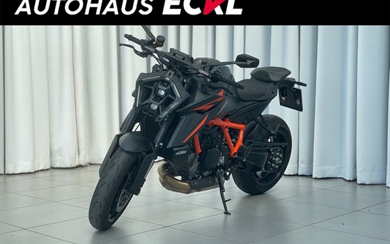 Gebrauchtmotorrad KTM 1390 Super Duke R EVO - Bild 1 Gebrauchtmotorrad KTM 1390 Super Duke R EVO - Bild 1