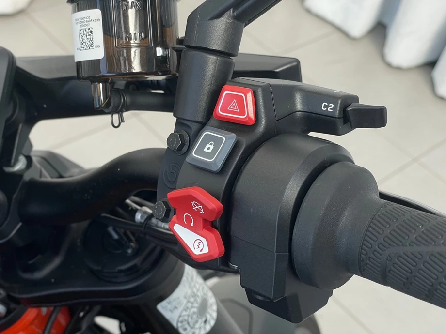 Angebot KTM 1390 Super Duke R EVO Bild 10: Angebot KTM 1390 Super Duke R EVO