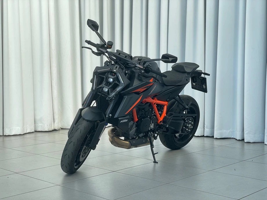 Angebot KTM 1390 Super Duke R EVO Bild 2: Angebot KTM 1390 Super Duke R EVO