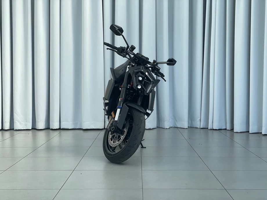 Angebot KTM 1390 Super Duke R EVO Bild 3: Angebot KTM 1390 Super Duke R EVO