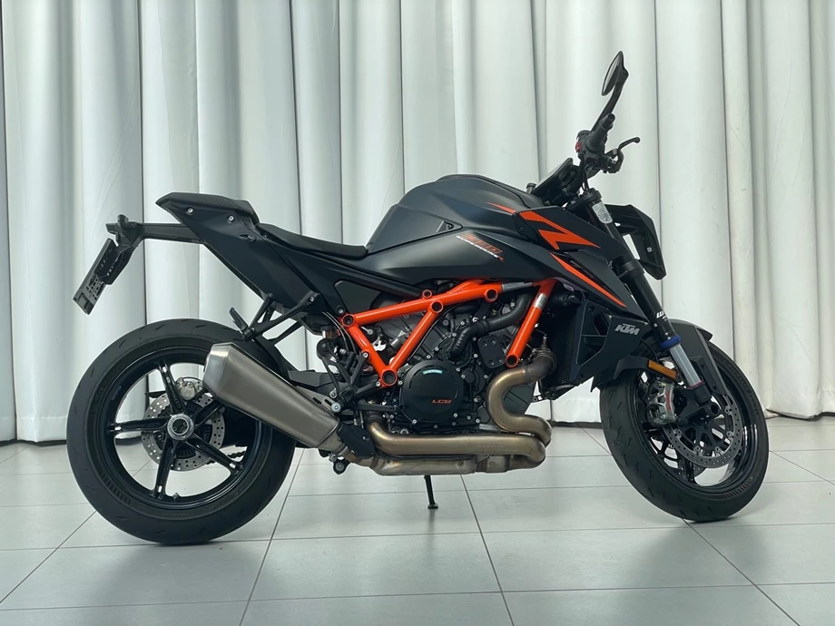 Angebot KTM 1390 Super Duke R EVO Bild 5: Angebot KTM 1390 Super Duke R EVO