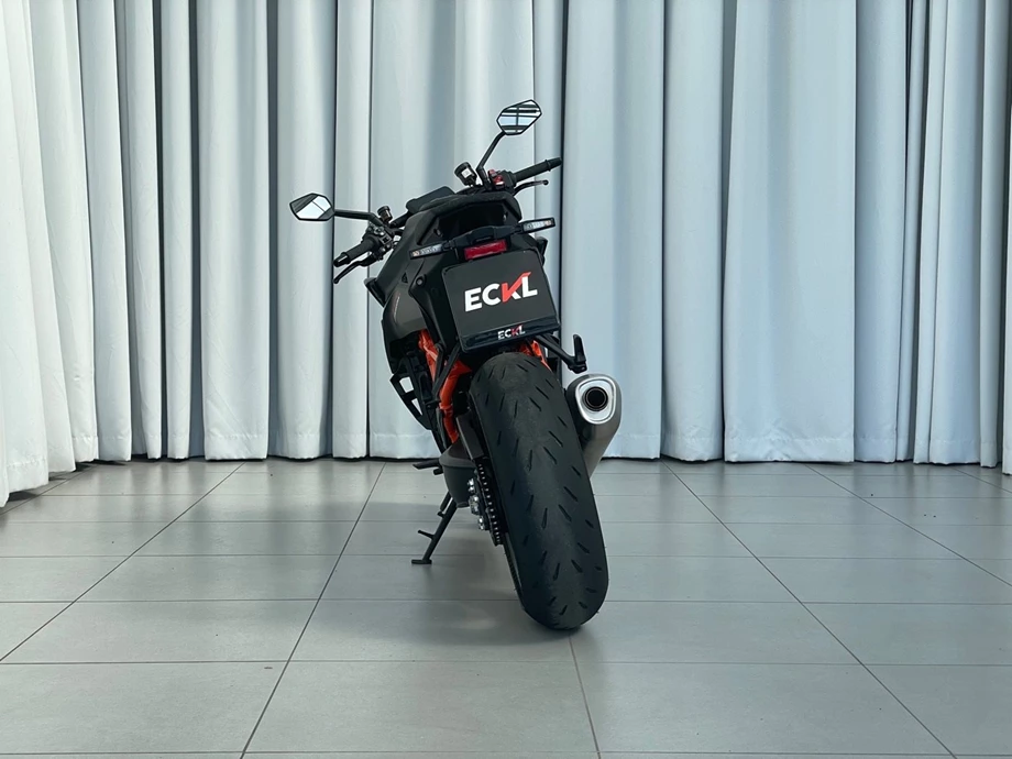 Angebot KTM 1390 Super Duke R EVO Bild 7: Angebot KTM 1390 Super Duke R EVO