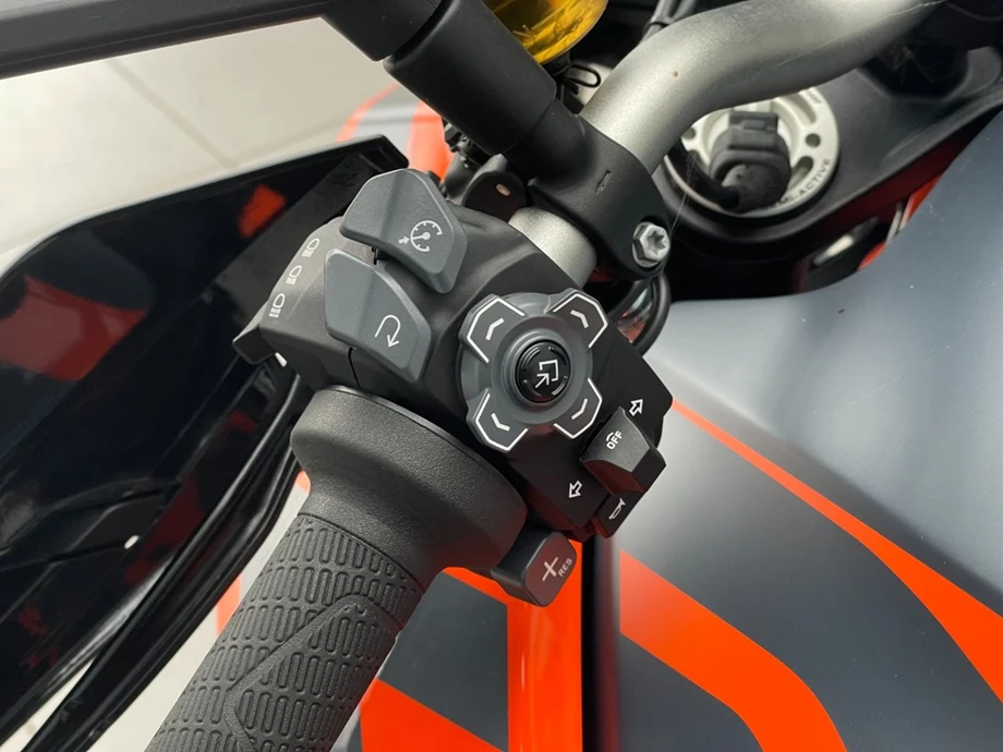 Angebot KTM 1290 Super Duke GT Bild 10: Angebot KTM 1290 Super Duke GT