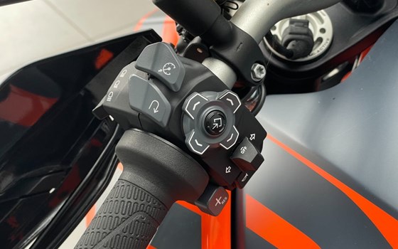 Gebrauchtmotorrad KTM 1290 Super Duke GT - Bild 10