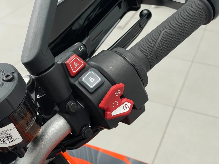 Angebot KTM 1290 Super Duke GT Bild 11: Angebot KTM 1290 Super Duke GT