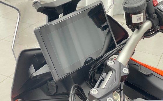 Gebrauchtmotorrad KTM 1290 Super Duke GT - Bild 9 Gebrauchtmotorrad KTM 1290 Super Duke GT - Bild 9