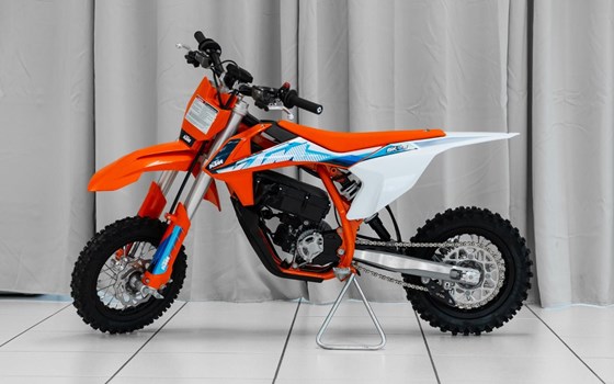 Neufahrzeug KTM SX-E 3 - Bild 7