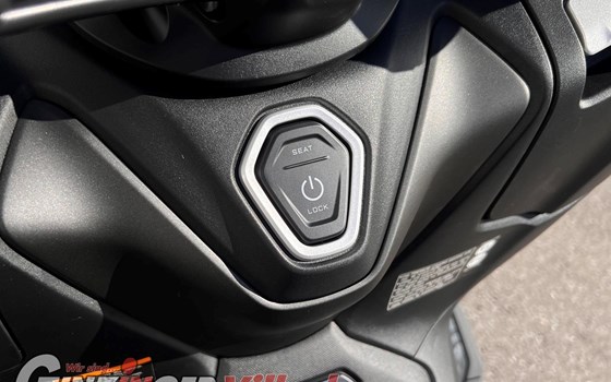 Neufahrzeug Yamaha TMAX Tech MAX - Bild 10 Neufahrzeug Yamaha TMAX Tech MAX - Bild 10