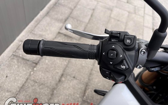 Neufahrzeug Yamaha MT-09 SP - Bild 17 Neufahrzeug Yamaha MT-09 SP - Bild 17