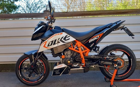 Gebrauchtmotorrad KTM 690 Duke R - Bild 2 Gebrauchtmotorrad KTM 690 Duke R - Bild 2